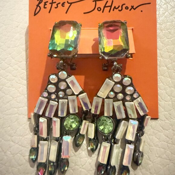 NWT Betsey Johnson Crystal Skeleton Hand Drop Earrings HALLOWEEN - Picture 3 of 3